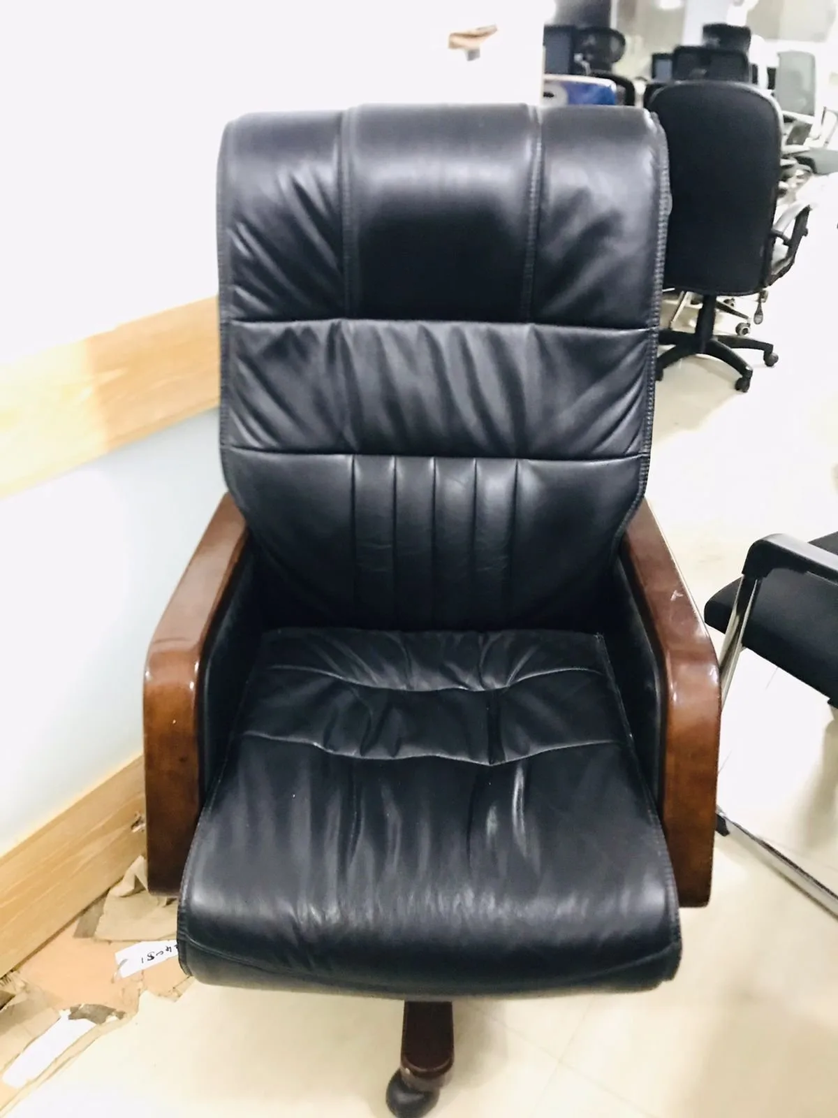 Don Karolis Boss Executive Chair, Front