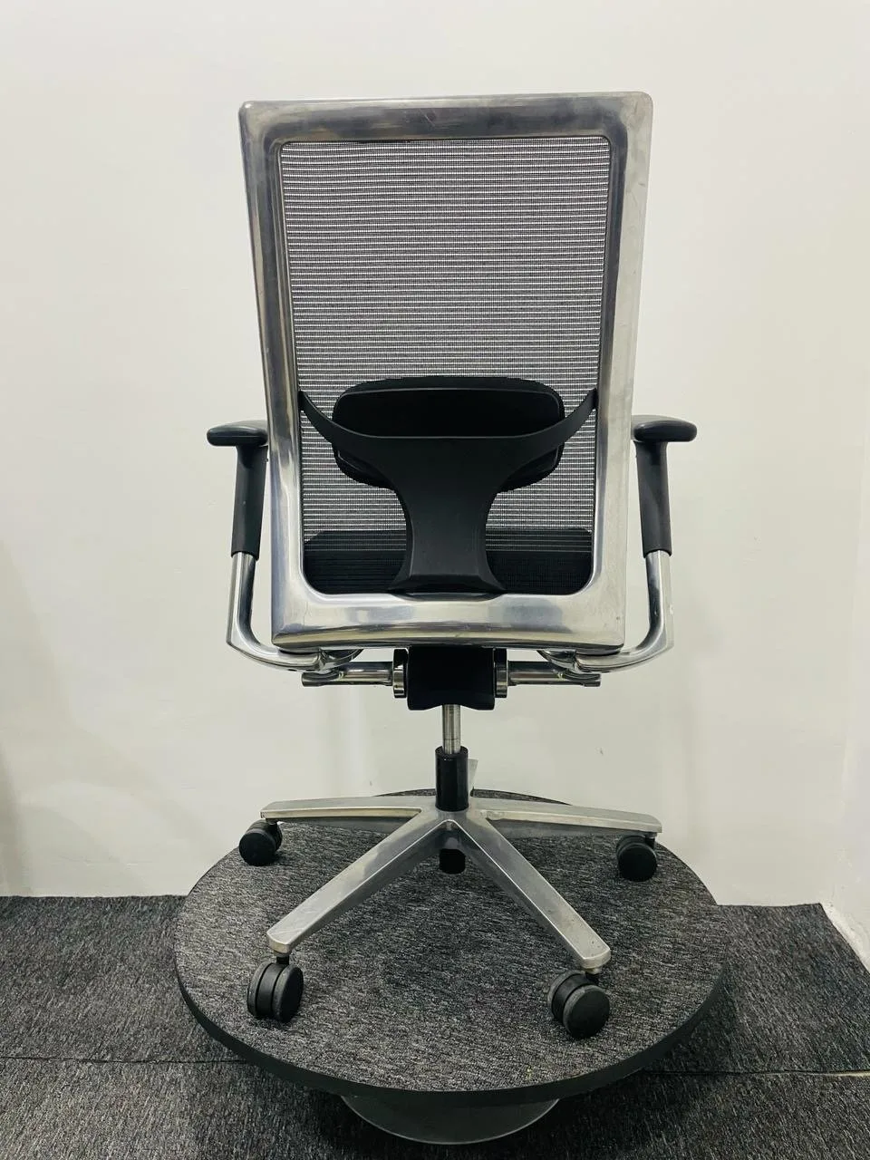 Euro Senses Ergonomic Chair, View 2