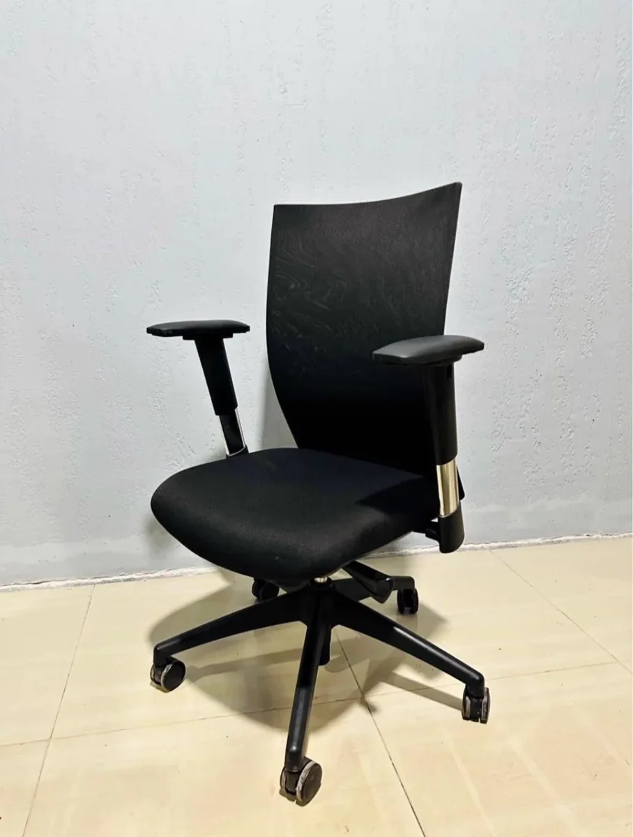 Fully Adjustable Mid Back Chair
