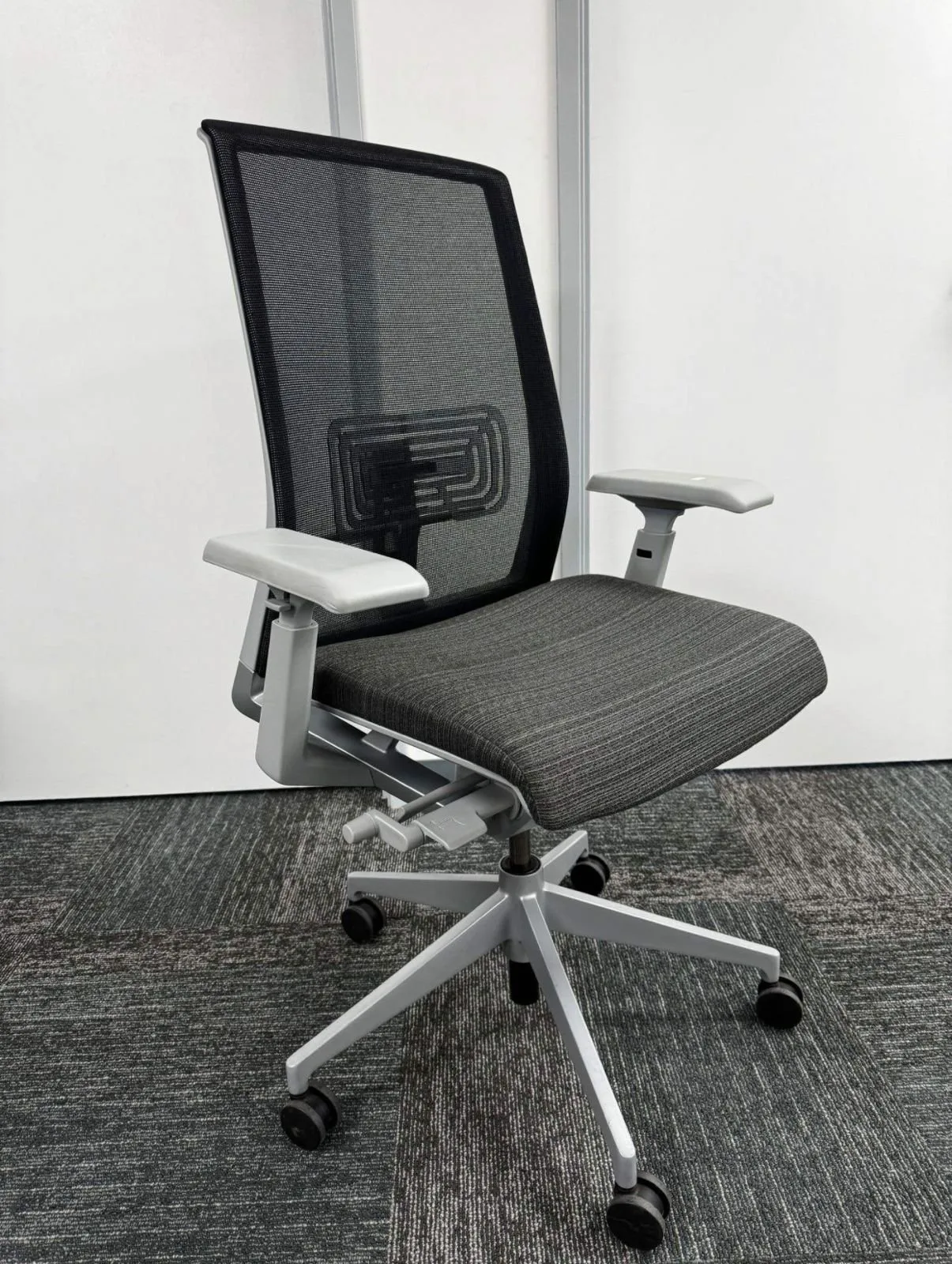 Haworth Very Chair, View 2