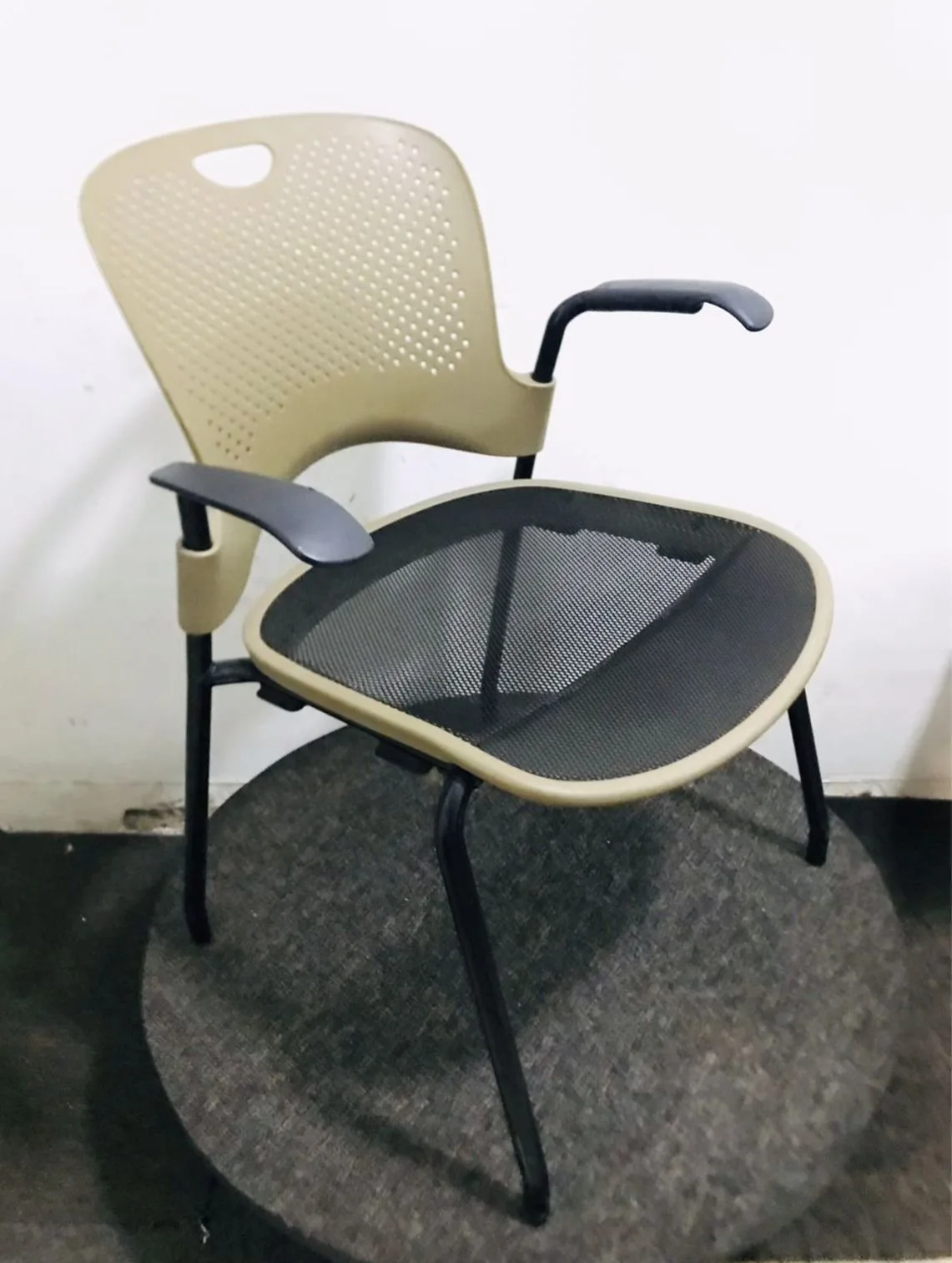 Herman Miller Caper Stacking Chair, View 2