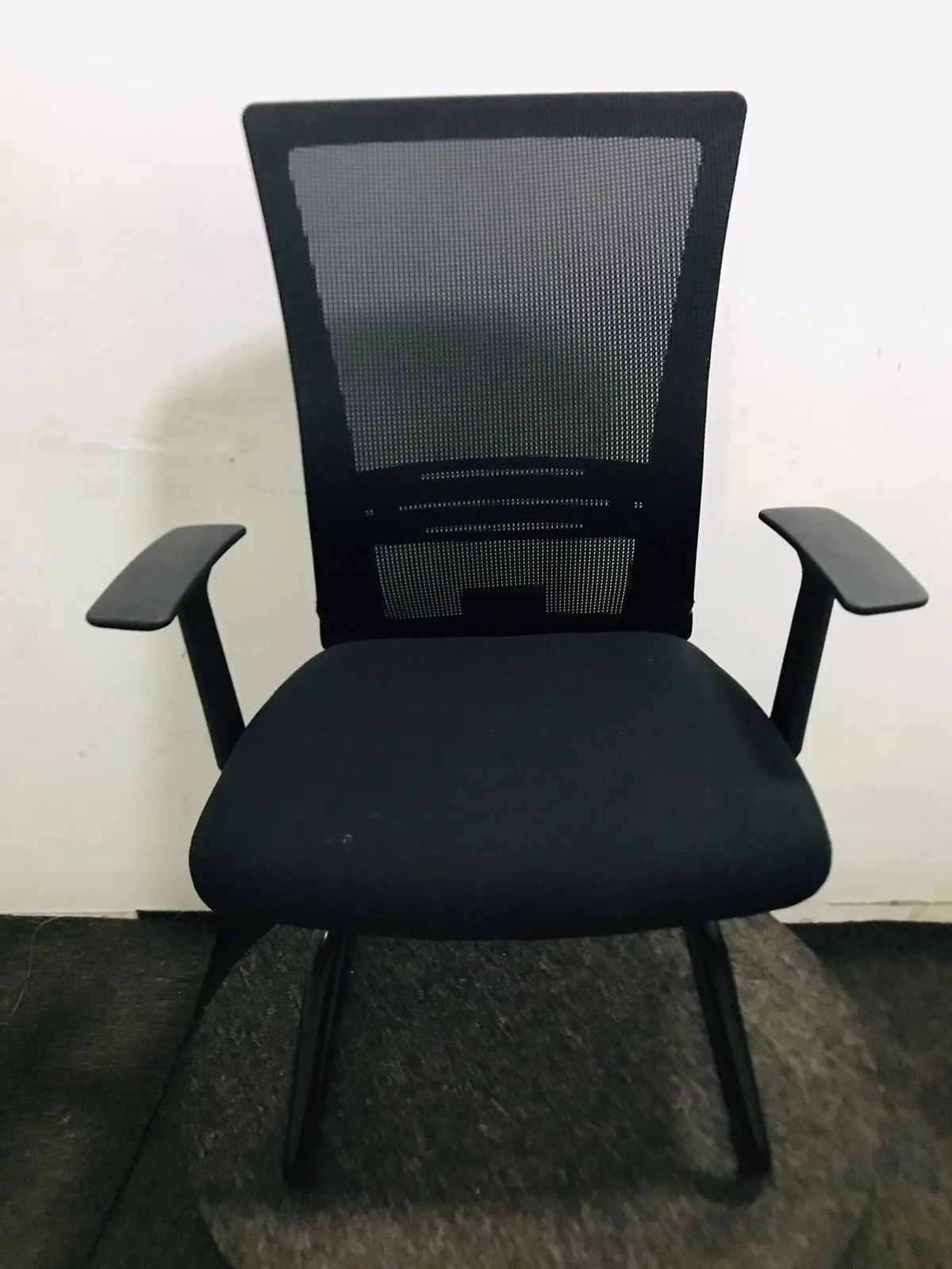 Mesh Back Visitor chair, Front